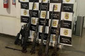 Polícia do RJ prende em SP acusados de negociar armas do furtadas do exército