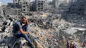 Exército israelense pede que palestinos evacuem partes de Rafah, e Hamas diz que primeiros bombardeios já começaram