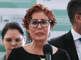 Moraes autoriza investigação de Zambelli por suposta tentativa de golpe